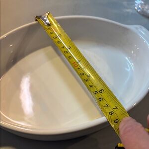 Le Creuset White Oval Baking Dish never used (12-34)